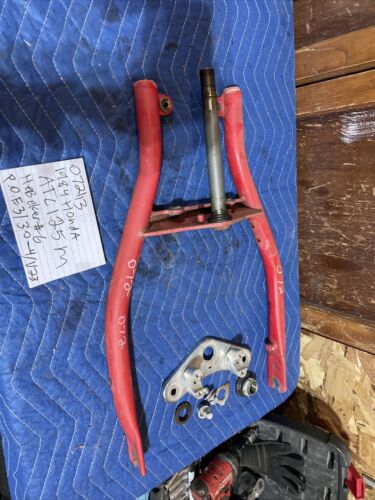 1984 Honda ATC 125 m 125m front forks triple tree 072