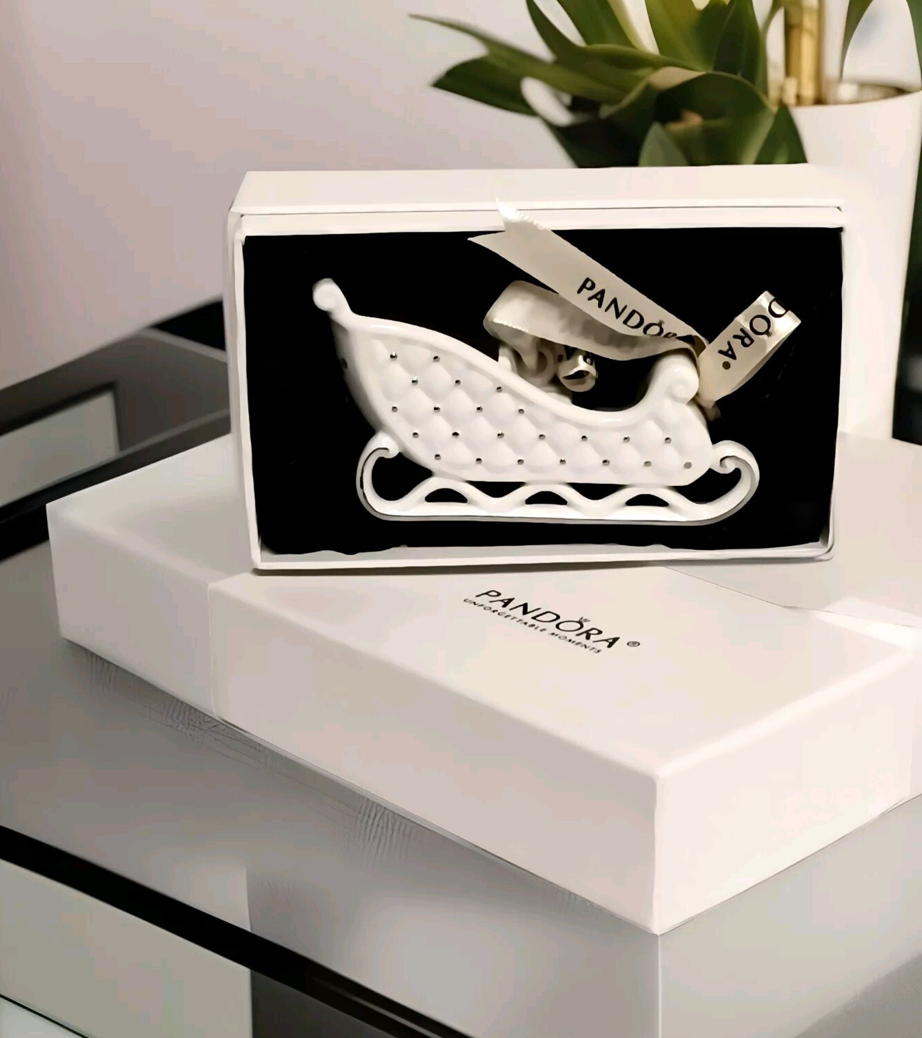 Pandora 2014 Retired PO1047 Limited Edition Ceramic Christmas Sleigh Ornament with Box GUC