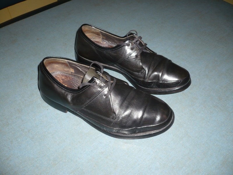 1950s vintage Lloyd’s of Europe International black shoes – three eyelet laces