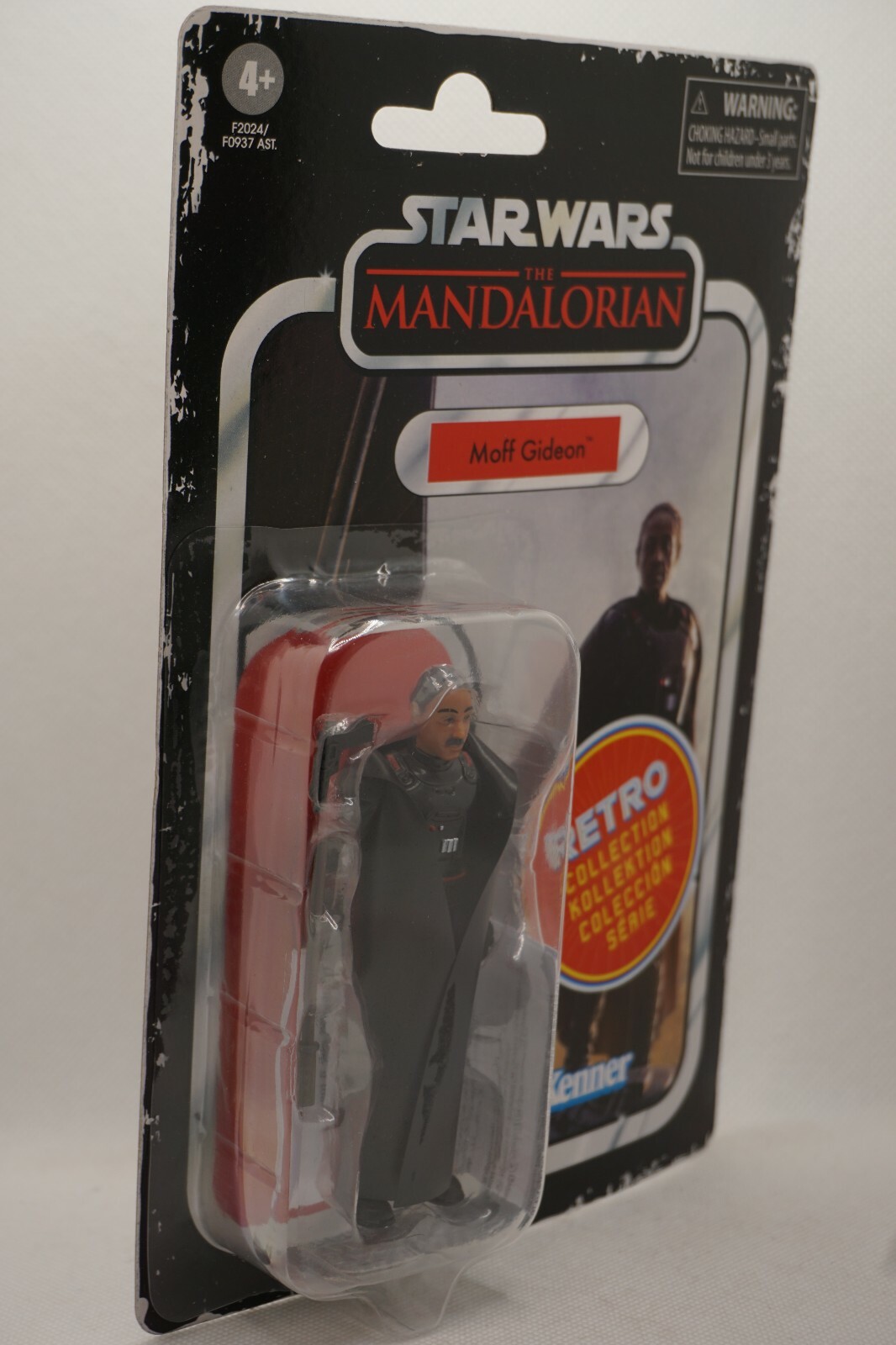 Thumbnail - Star Wars Retro Collection The Mandalorian Moff Gideon
