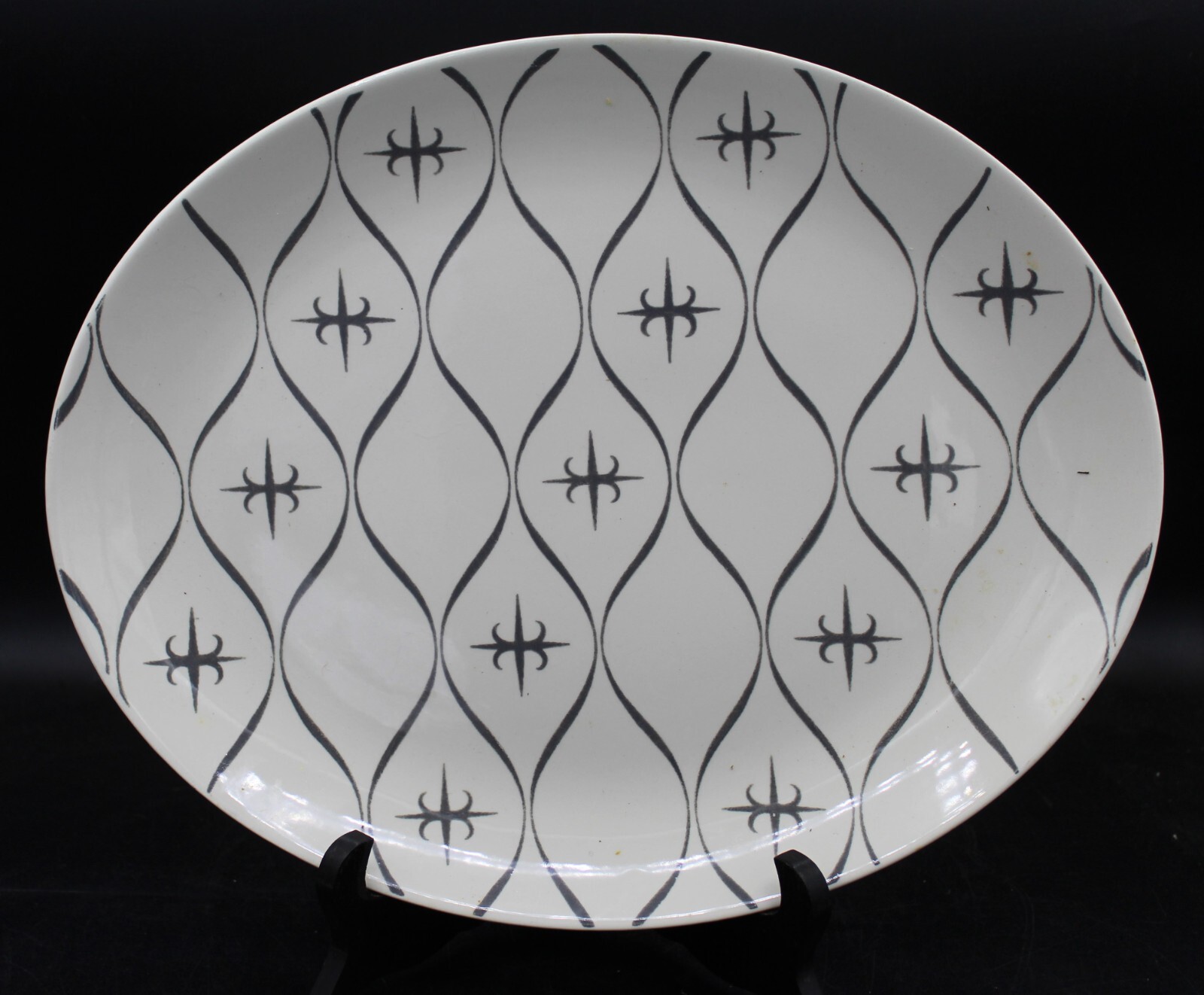 Homer Laughlin Dura Print Velvet Magic MCM 13" Plater