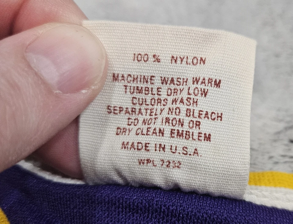 Camiseta deportiva de baloncesto vintage de los 80 Russell Athletic para niñas talla mediana (10-12) Foto 4 de 4