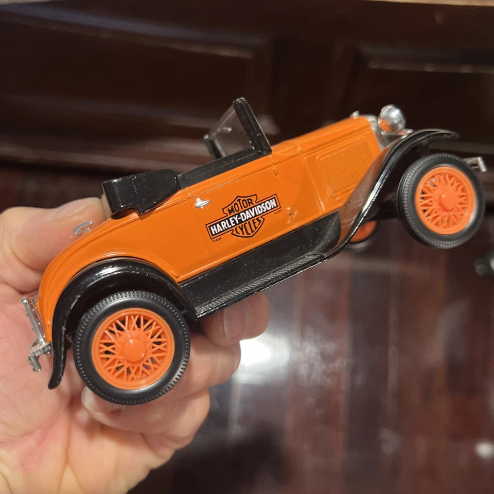 Ford Modelo A Roadster 1929, edición a escala 1:25 de Harley Davidson, banco con llave Foto 3 de 4