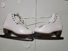 Riedell Figure Skates , Model 121, White, Medium Width, Size 6.5 , ASTR097