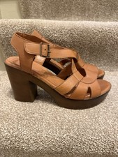 Tan leather platform heeled Comfortable sandals - UK 7 / EU 40