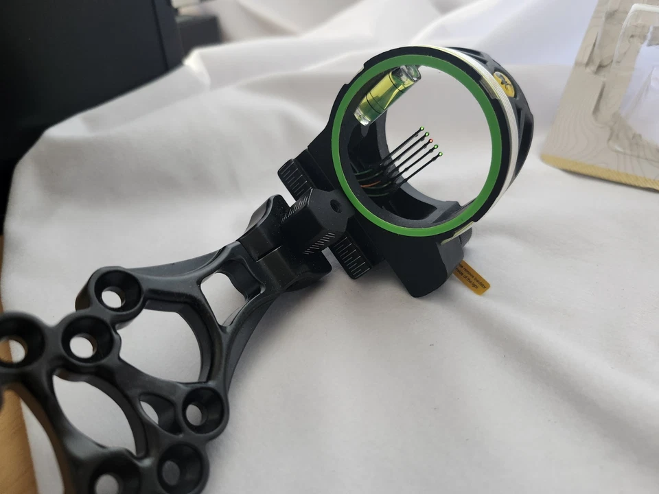 Mira de arco Trophy Ridge Horizontal Volt 5 pines, caja abierta, sin probar, se vende como está Foto 2 de 4