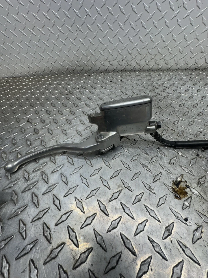 2002 Honda Vtx1800c Cast Front Brake Master Cylinder - Image 2 of 4