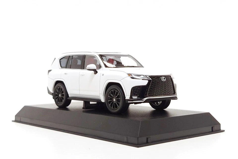 Стеклянные хлопья Kyosho 1:43 Lexus LX600 F Sport in White Nova - Изображение 4 из 4