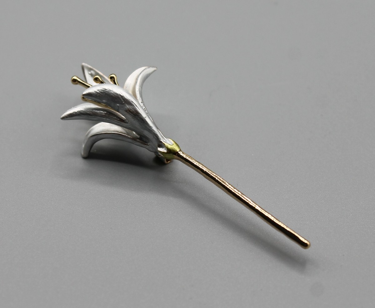 Lily flower pin brooch jewelry fashion light blue yellow gold tone
