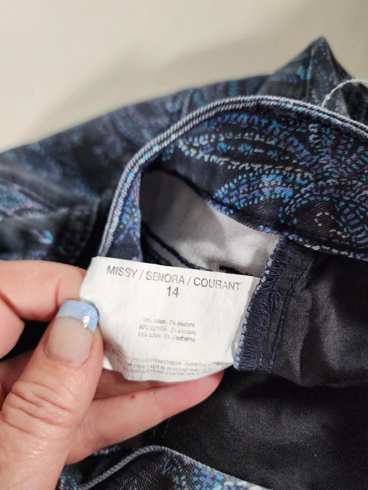 Bandolino Womens Sz 14 Millie Curvy Straight Capri Fray Cuff Paisley Print NEW - Image 4 of 4