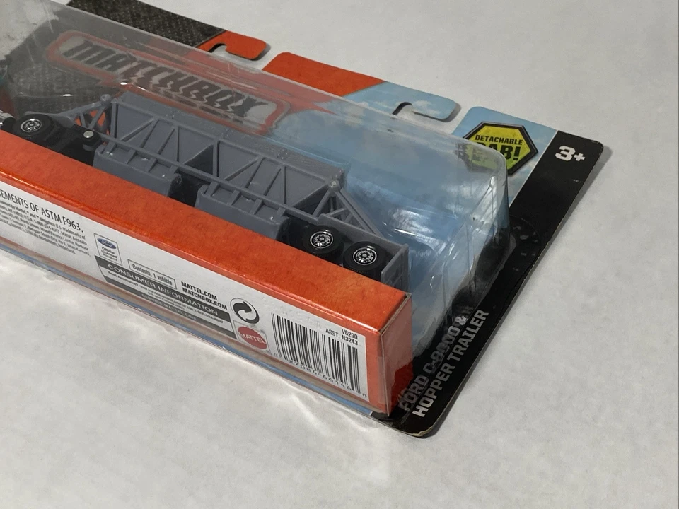 Matchbox 2014 On A Mission Ford C-8000 & Hopper Trailer Sealed - Image 3 of 4