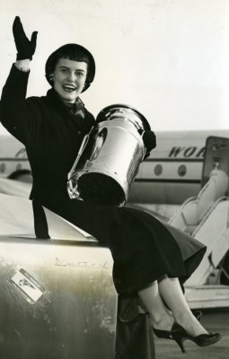 Eleanor Maley Miss Milk kommt am Flughafen Orly an altes Pressefoto 1954