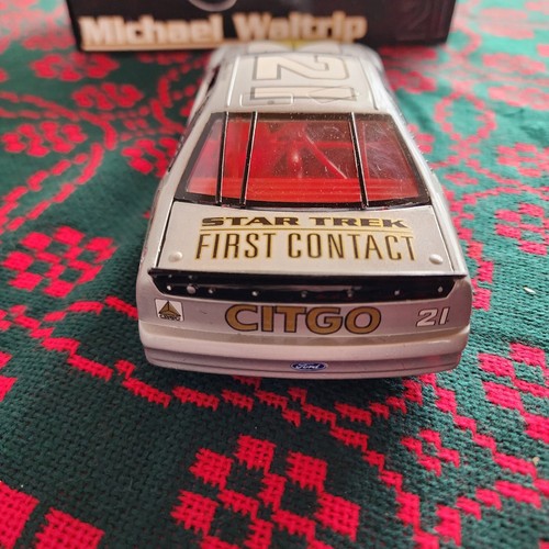 Star Trek First Contact 1996 NASCAR 1:24 Diecast Stock Car Michael Waltrip NIB - Picture 17 of 24