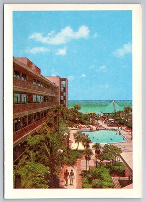 Days Inn Hotel, Pool Area with Ocean View and Palm Trees, Continental Postcard