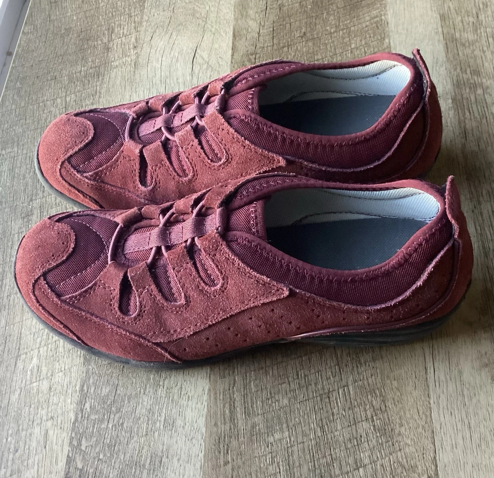 Lands End Burgundy Slip on Sneaker size 7 B casual suede walking comfort travel