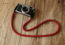Windmup Black leather fleck red 10mm handmade Camera neck strap