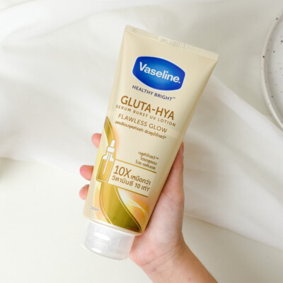 Vaseline Healthy Bright Gluta  Serum Burst UV Lotion Flawless Glow 300 ml