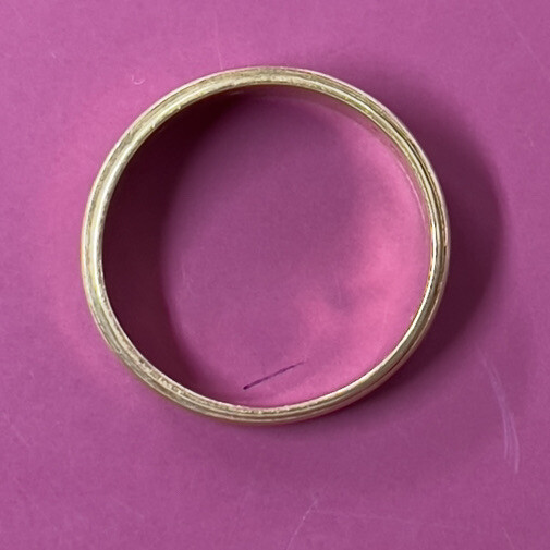 14k SOLID GOLD RING W/ 4 TINY DIAMOND 4.9g SIZE 10 - image 4