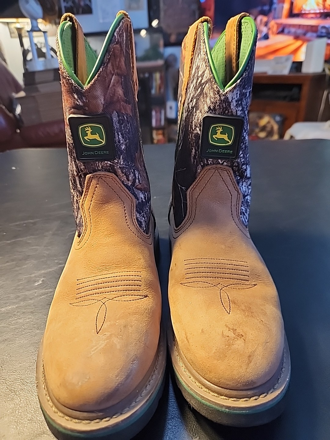 John Deere Mossy Oak Camo Boots! Size Youth6M. Used But Still A Lot Of Life Left