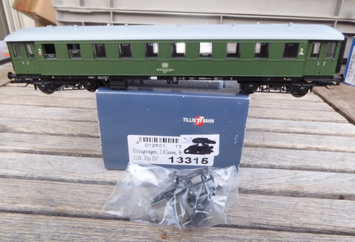 Tillig 13315 TT Altbau-Eilzugwagen 2.Kl. Bye 655 DB Epoche 4 mit Licht sehr gut | Condition: Neu