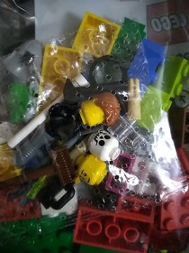 LEGO Package #9338 - Brand New 57 Pcs W/Mini Figures - 2010