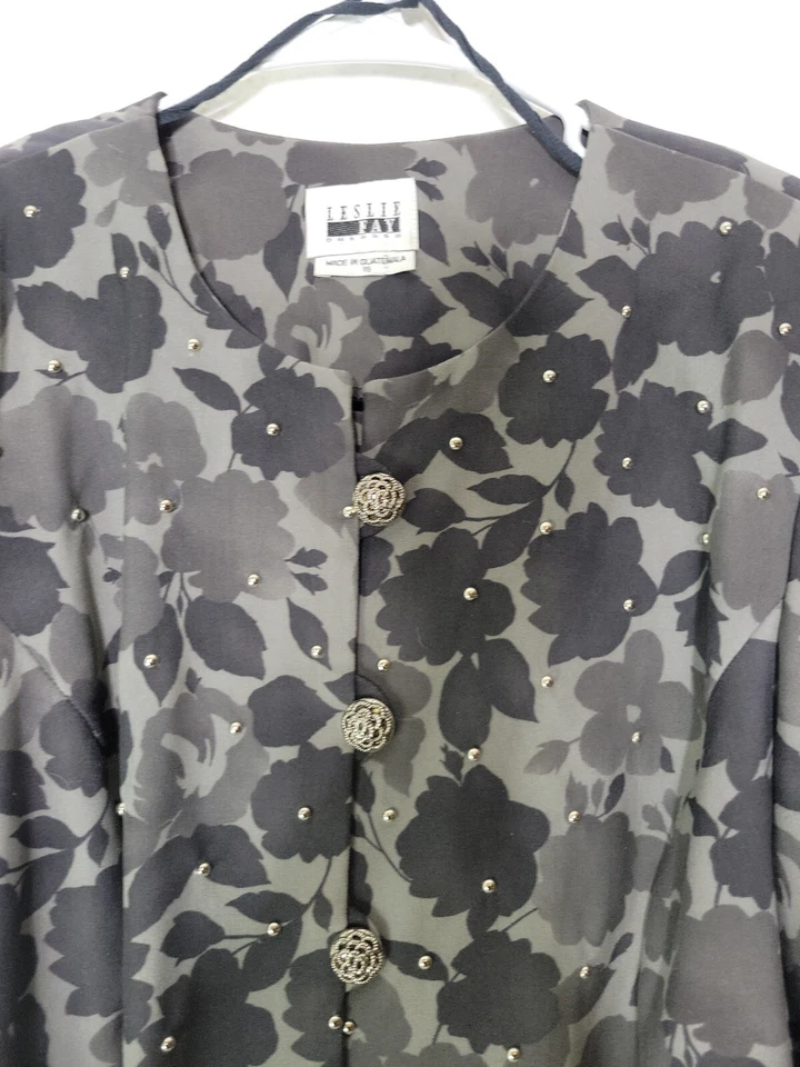 Blazer De Colección Leslie Fay Gris Floral Manga Larga Tachonado Abotonado Para Mujer Talla 16 Foto 3 de 4