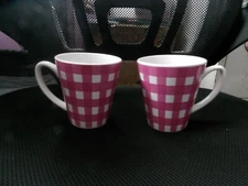 Purple/Mauve Checkered Pair Of Coffee Tea Hot Chocolate Mugs