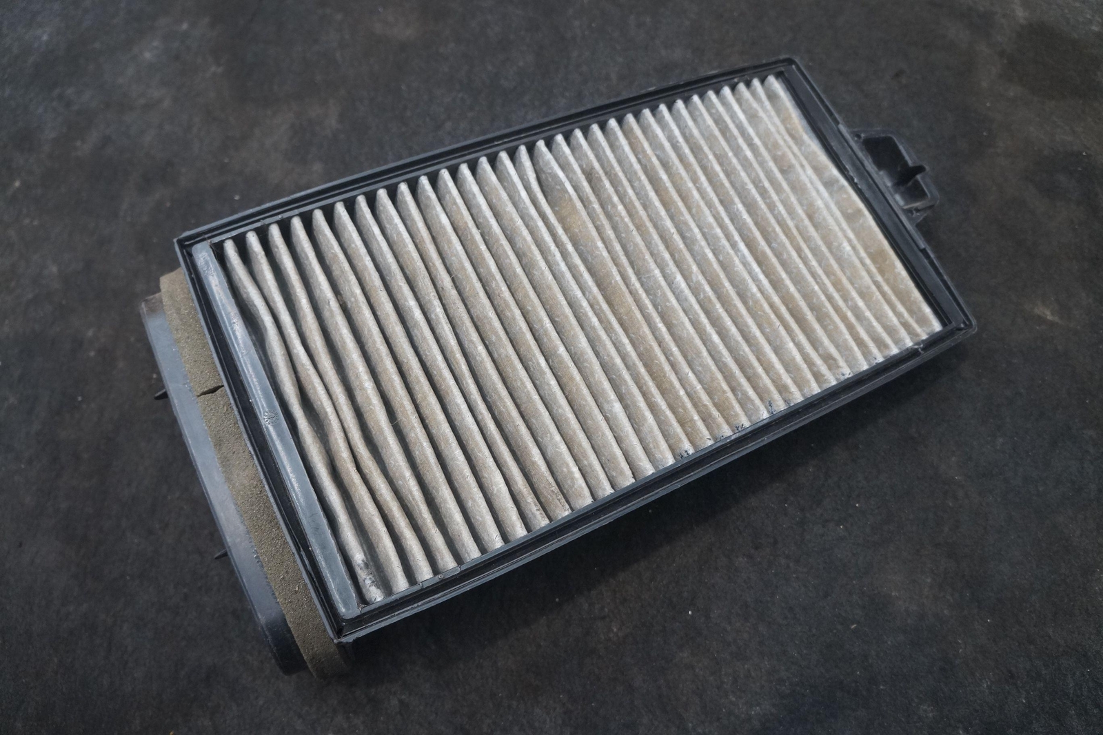 Right Air Cleaner Micro Filter Housing 64310138192 OEM Rolls Royce Phantom 2004