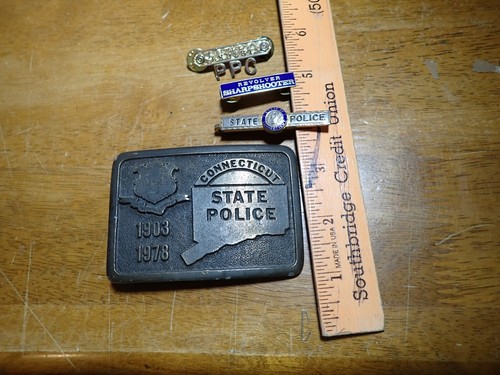CONNECTICUT STATE POLICE BELT BUCKLE  AND PIN COLLECTION 1978  BX 12 #21