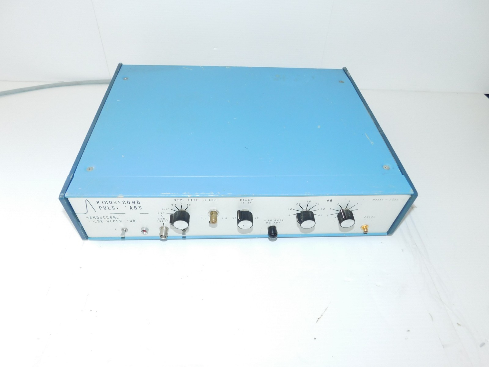 PICOSECOND PULSE LABS MODEL 2500 NANOSECOND PULSE GENERATOR (PQY66)