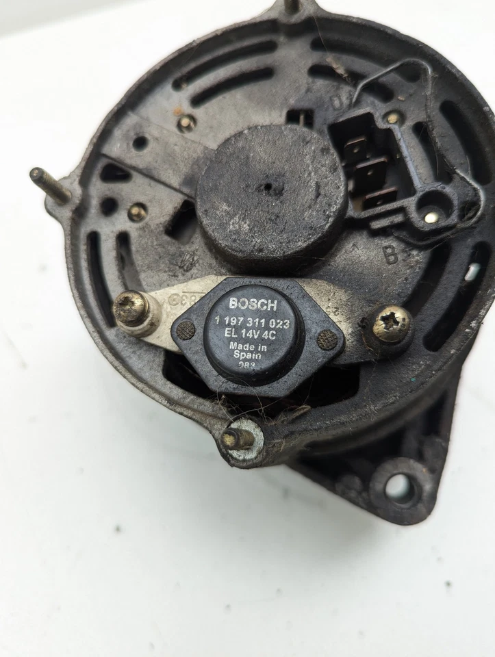 For 1974-1983 Mercedes 240D 2.4L L4 Bosch Alternator - Image 3 of 4