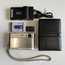 Sony Cyber-Shot DSC-T70 Super Steady Shot 8.1MP Compact Digital Camera - Silver