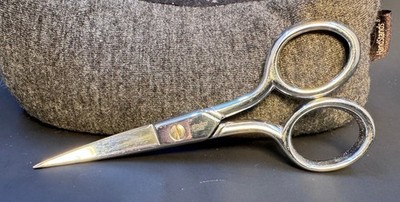Gingher 4 Inch Embroidery Scissors curved blade Italy G-4C. EUC.