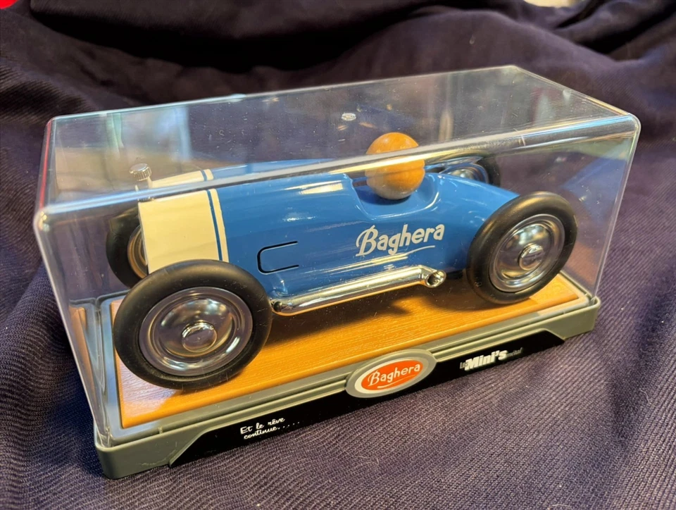 "Bugatti-esque" 1930s Art Deco Blue Baghera Roadster High Quality Metal Toy Car - Image 2 of 4