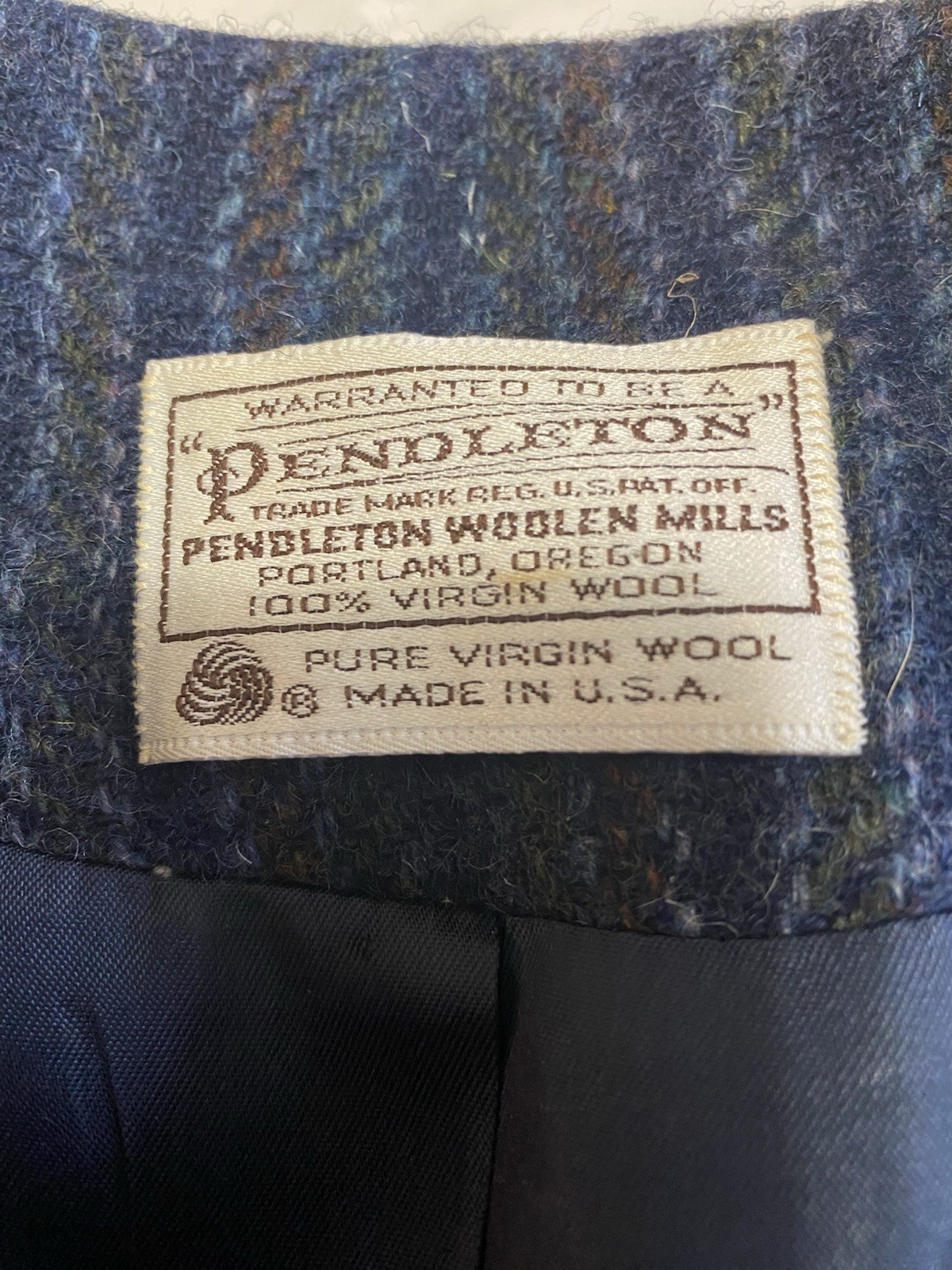 Pendleton Virgin Wool Women’s 2 Button Closure ac… - image 4