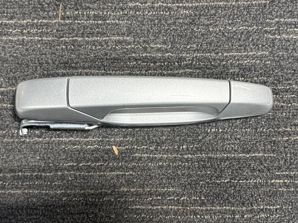 CHEVROLET TAHOE Door Handle, Exterior door, rear, body color (painted), L. - Image 2 of 2