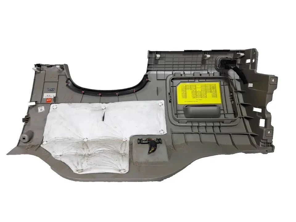 KIA SEDONA LX 2015-2018 tablero delantero izquierdo del lado del conductor cubierta inferior panel de moldura OEM Foto 3 de 4