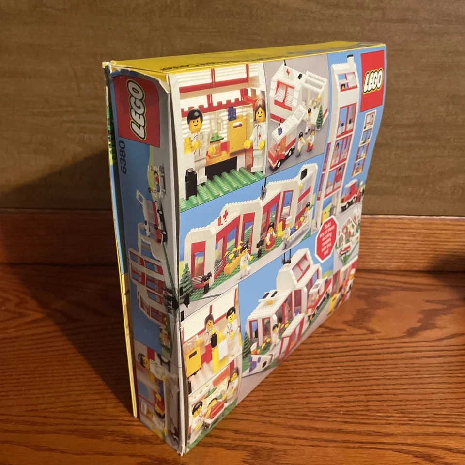 LEGO Legoland Town System Emergency Treatment Center 6380 / Brand New READ DESC - Image 4 of 4