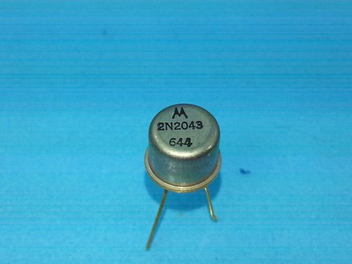 2 Transistors BC204A PNP Silicium Avec Bornes Dorées - Neufs Sous Emballage - Pour Réparations Électroniques