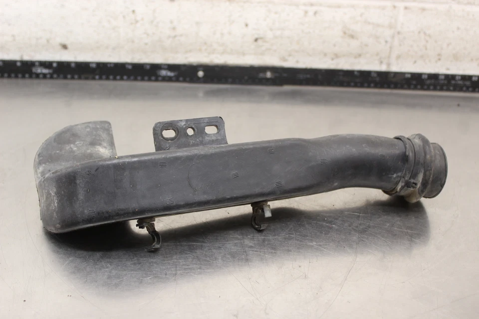 1997 Polaris Scrambler 400 4X4 ТРУБКА ВОЗДУХОЗАБОРНИКА A176 - Изображение 3 из 4