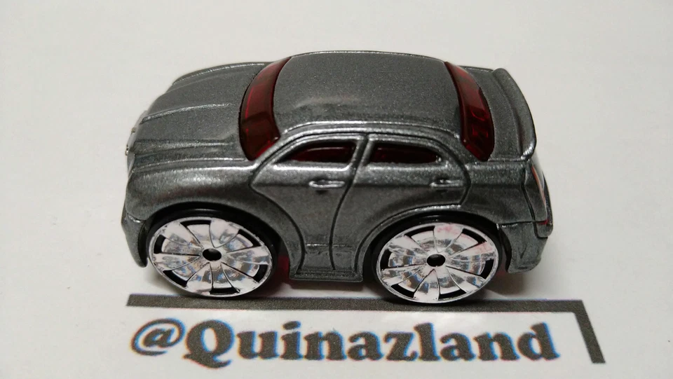 Hot Wheels Chrysler 300C version antibrouillard non peint 2005-03 (A08) - Photo 4/4