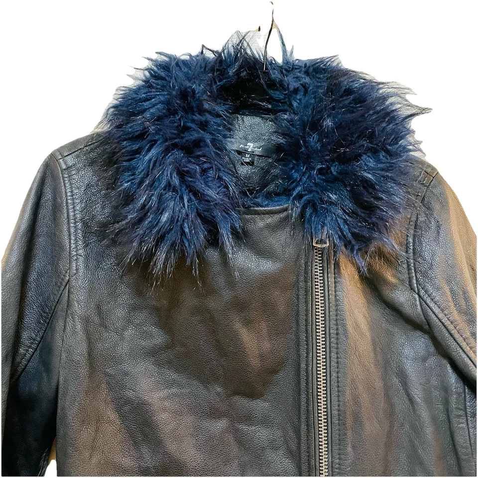 Chaqueta de moto de cuero negra 7 For All Mankind con cuello de piel sintética azul talla M Foto 4 de 4