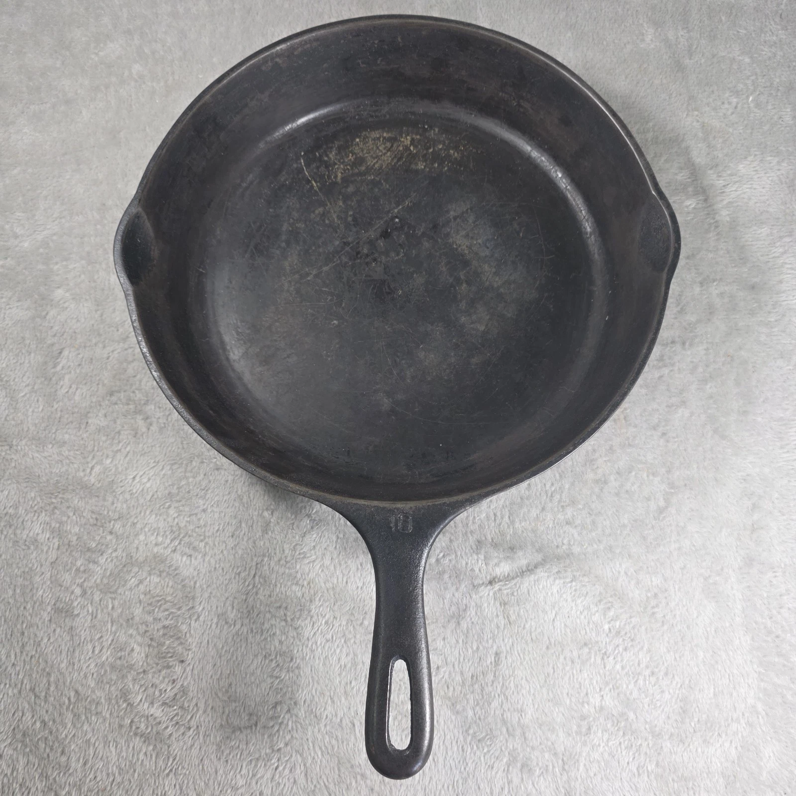 Vintage Wagner Ware No. 10 Cast Iron 11 3/4 Inch Skillet Frying Pan