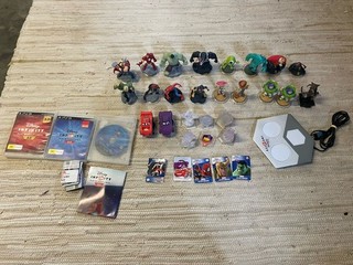19 Disney Infinity Characters including portal and extras untested