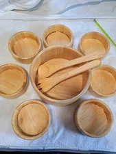 Vintage "1994" Winsome Wood NATURAL SOLID WOOD 7  Salad Bowls 1 Large Bowl