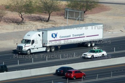 LKW Foto Freightliner Cascadia Kofferauflieger USA weiß Covenant Transpor #p3yi
