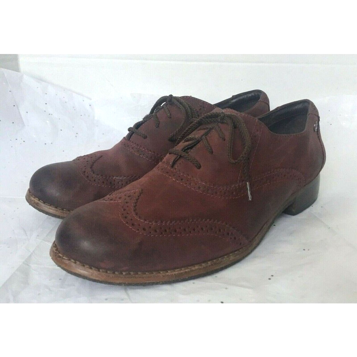 Sebago wingtip distressed oxfords Sebago wingtip distressed oxfords main image 2