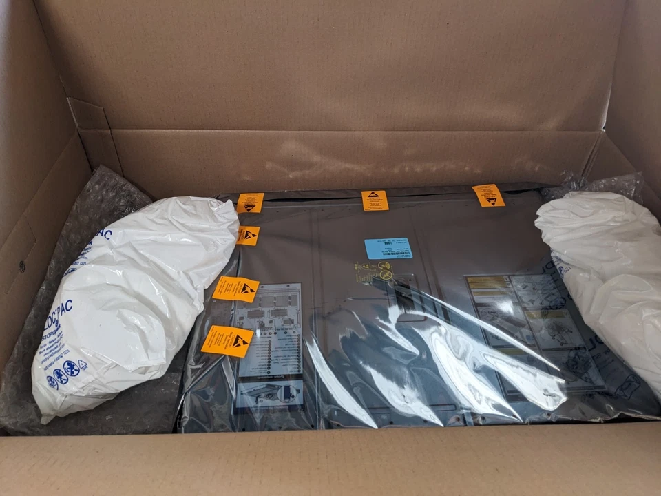 Hewlett Packard Enterprise HP BL920s G8 Blade Server AT068-2001HU NEW - Image 2 of 4