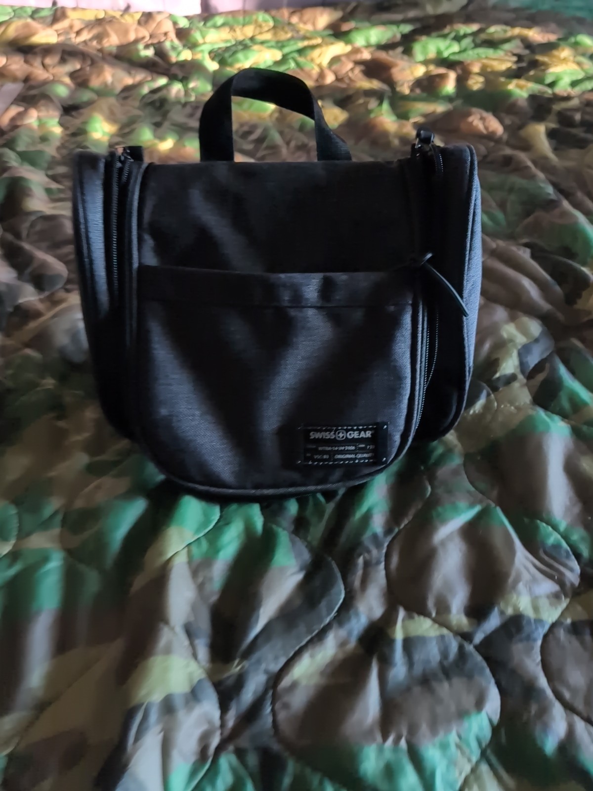 Swiss Gear Hanging Toiletry Bag / Hanging Kit Black 