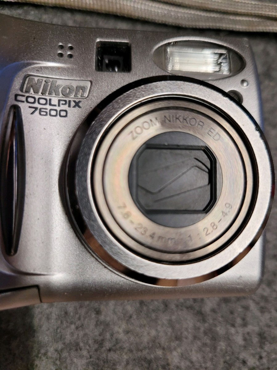 Nikon Coolpix 7600 Silver Digital Compact Camera 7.8-23.4 mm Zoom